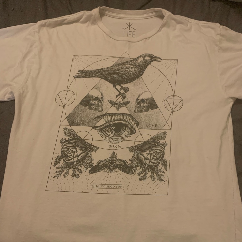 White graphics t-shirt